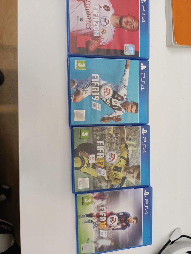 Lote 4 Juegos FIFA PS4: 16, 17, 19, 20
