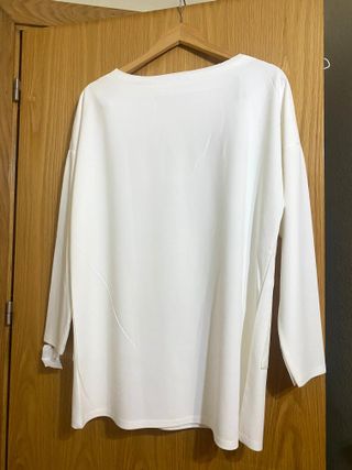 Camiseta Mujer o Niña con Estampado de Hello Kitty