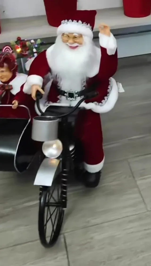 Babbo Natale e Mamma Natale in Moto