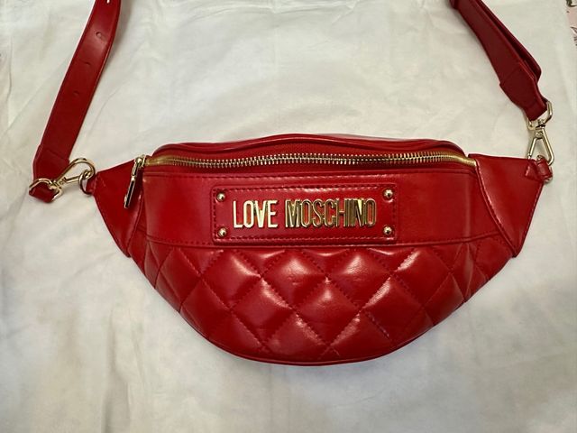 Riñonera Love Moschino Roja y Dorada