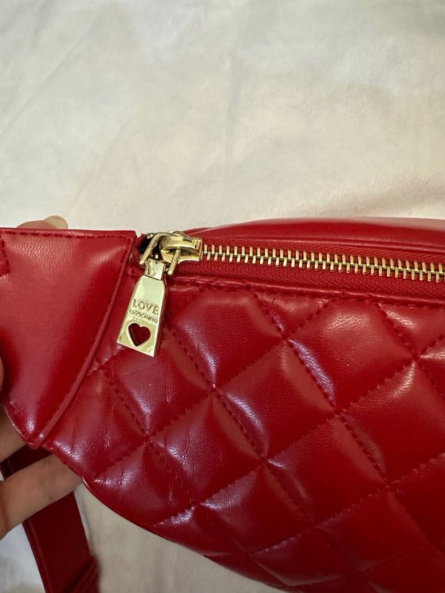 Riñonera Love Moschino Roja y Dorada