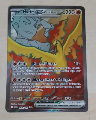 Carta Pokemon Moltres EX del Team Rocket 208/182