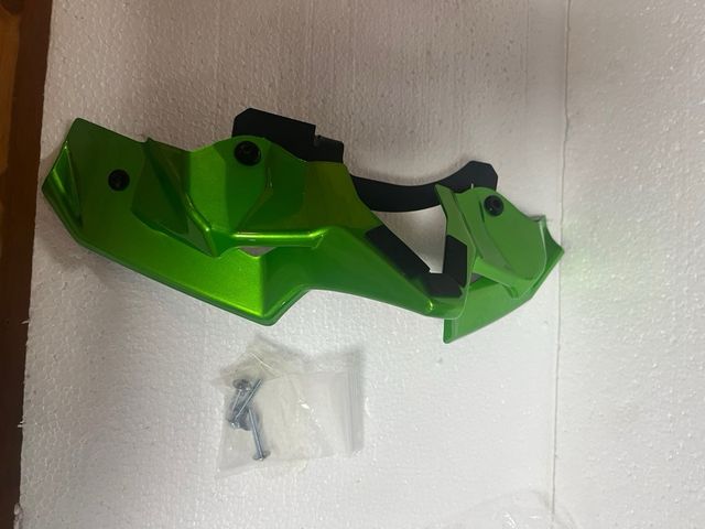 Carenado Faro Kawasaki Z 900 Inferior Verde.