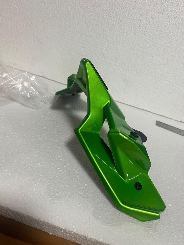 Carenado Faro Kawasaki Z 900 Inferior Verde.
