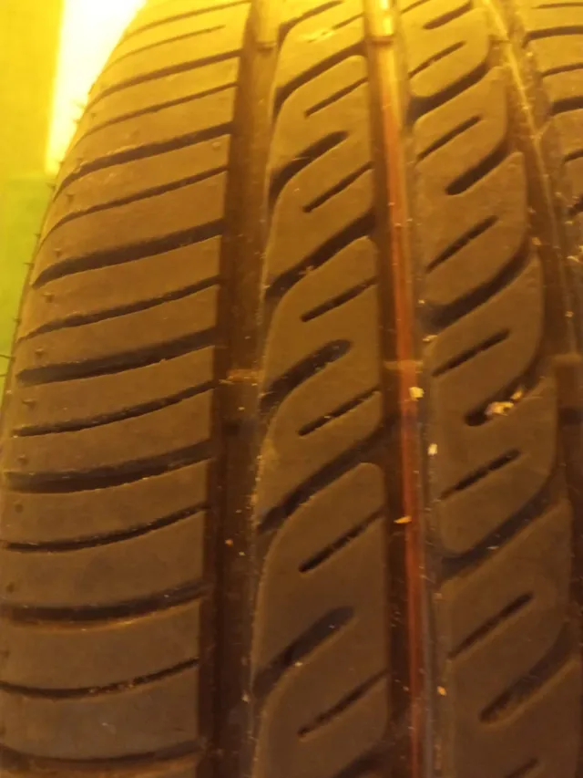 Neumáticos de coche  Llantas cubiertas..... Nuevas