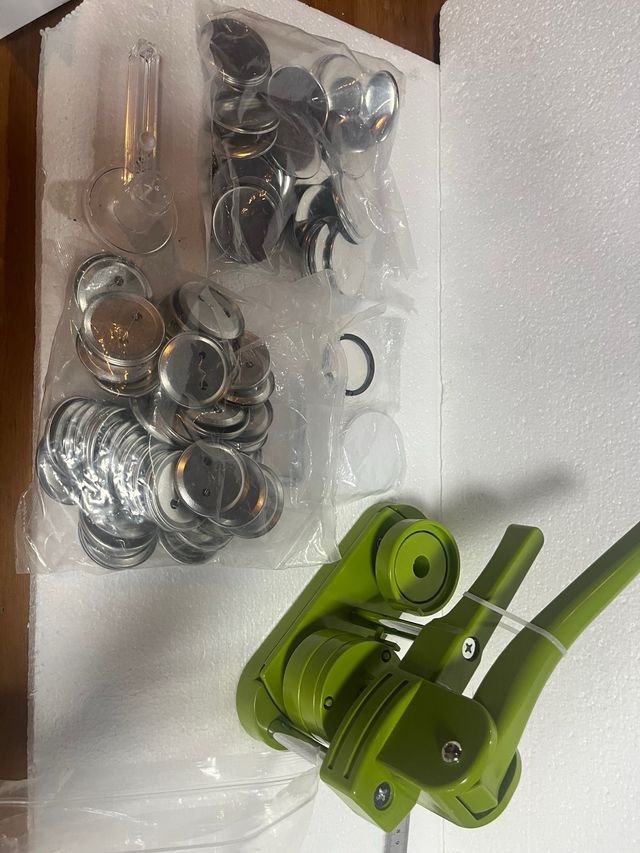 Máquina para hacer insignias y botones