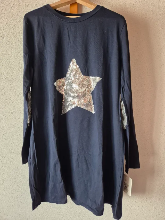 Vestido azul con estrella de lentejuelas