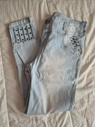 Pantalón Colombiano Chevioto con Tachuelas