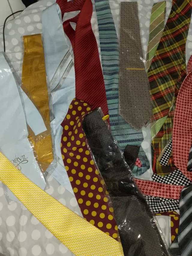 Lote de corbatas de vestir de seda