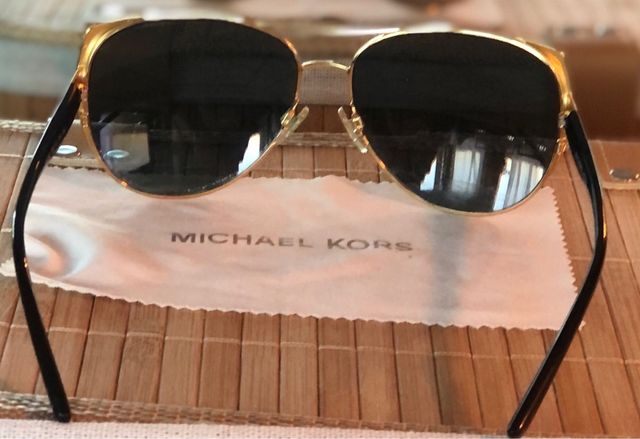Occhiali da sole Michael Kors dorati e neri