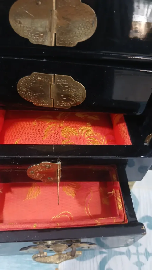 Antiguo joyero chino incrustaciones nacar