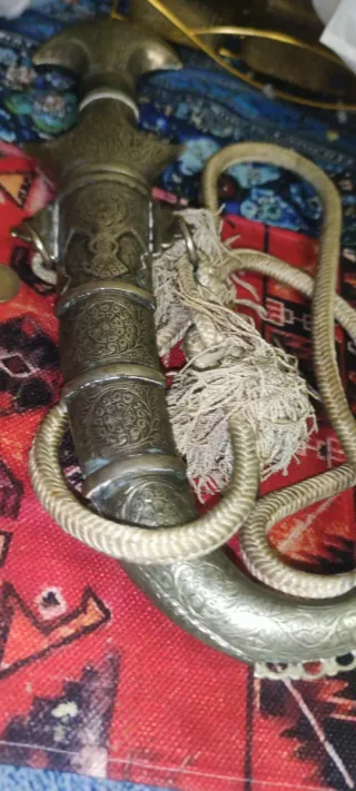 Daga árabe vintage decorada