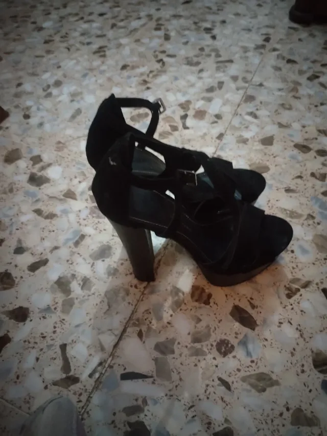 Zapatos tacón negros talla 38 sin usar