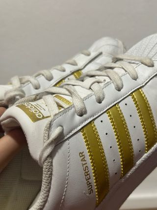 Adidas Superstar Blancas y Doradas