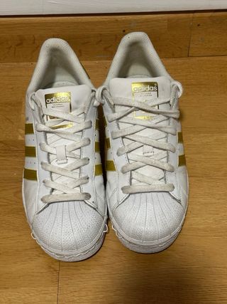 Adidas Superstar Blancas y Doradas