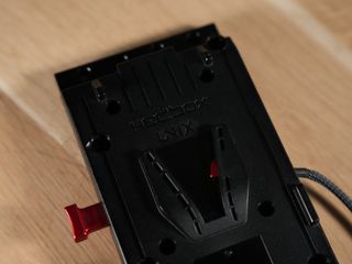 Hedbox UNIX-BM V-Mount Plate para BMPCC