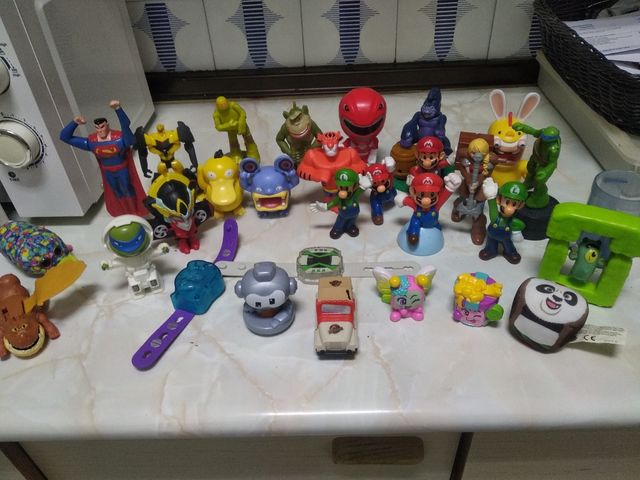 2 Cajas repletas juguetes retro burguer king