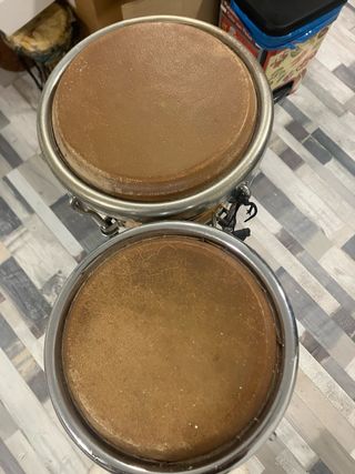 Bongós con soporte