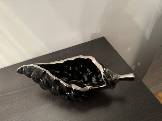 Concha Decorativo Negro y Plateado