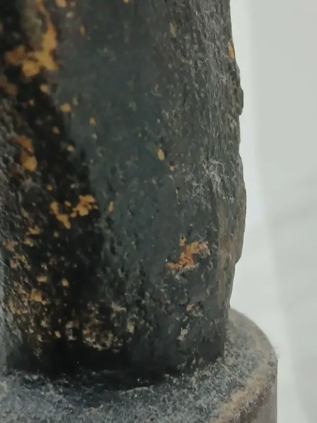 Escultura terracota firmada sin identificar