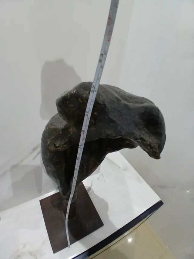 Escultura terracota firmada sin identificar