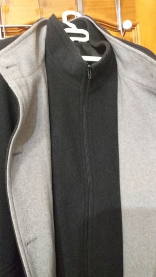 ABRIGO DOBLE CIERRE Y CUELLO