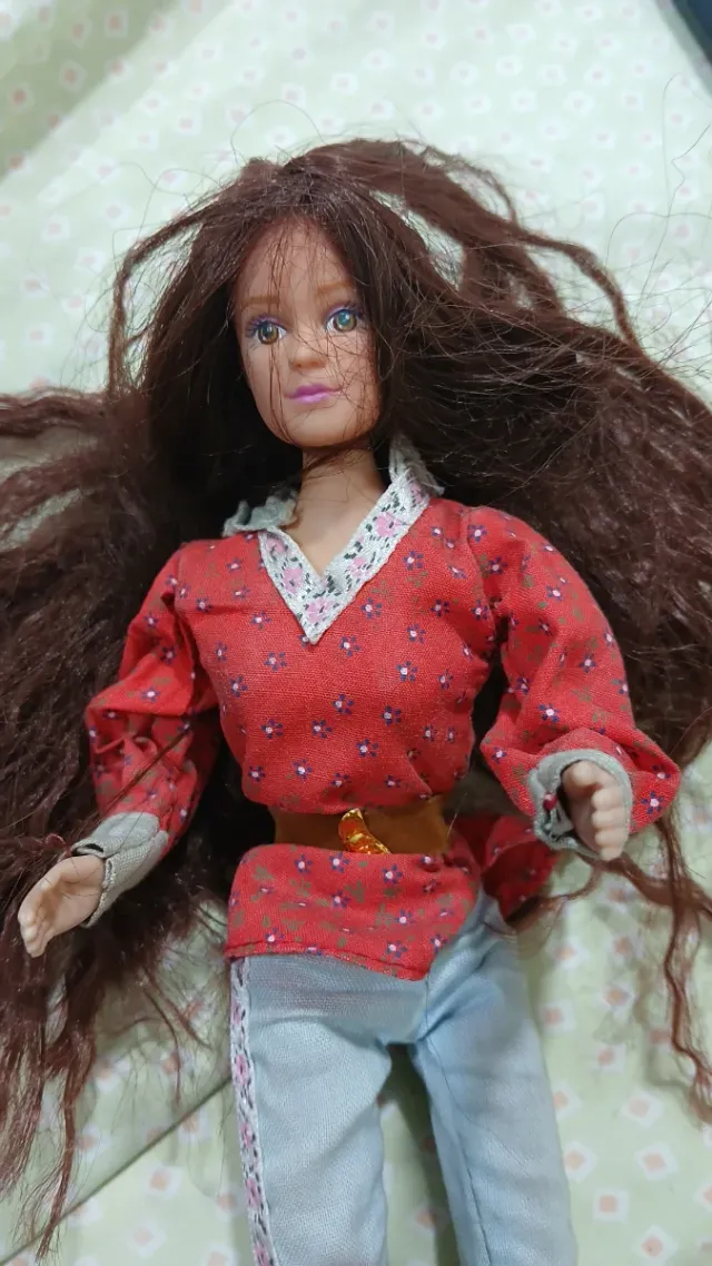 Muñeca Kid Kore pelo castaño