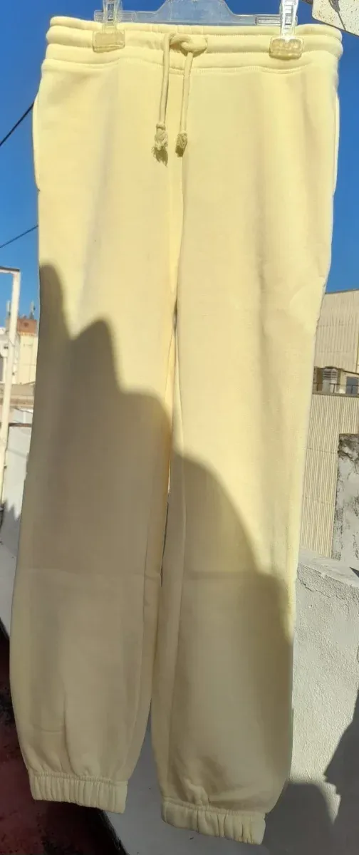 Chándal Primark amarillo pastel Talla XS