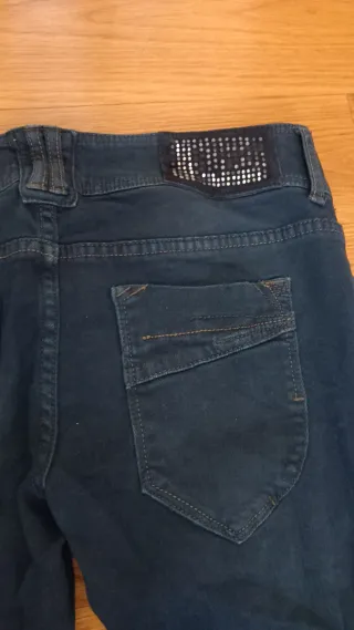 Pantalón pitillo azul