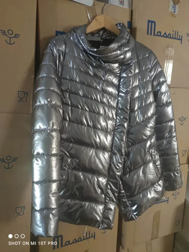 Chaqueta brillante gris