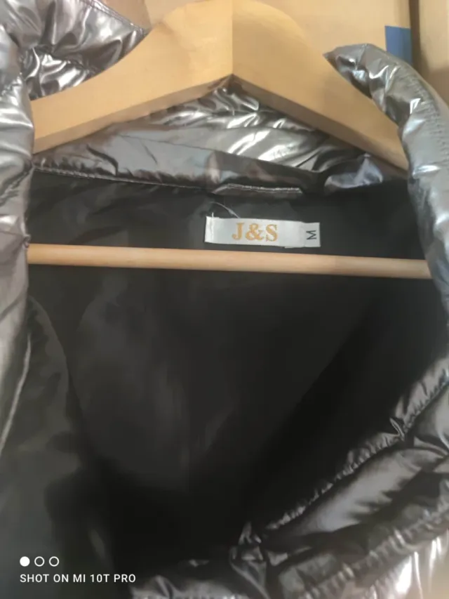 Chaqueta brillante gris