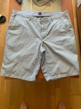 Pantalon corto rayas gris y blanco Hugo Boos