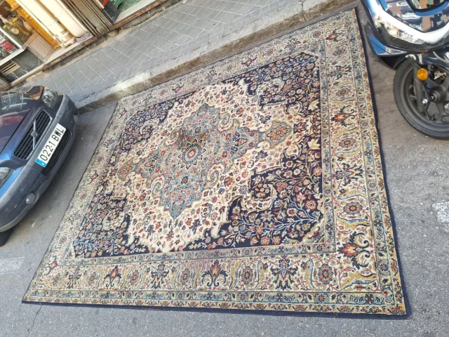 Alfombra grande diseño clásico