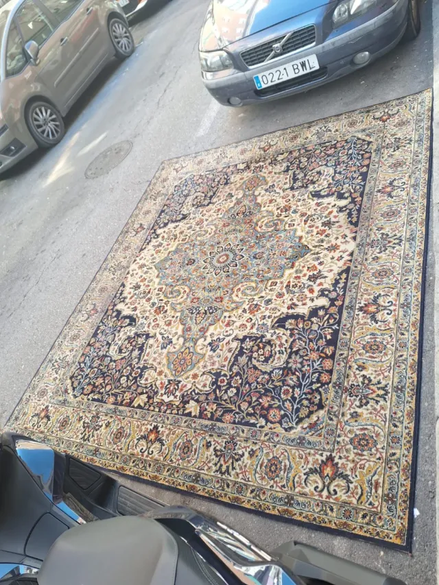 Alfombra grande diseño clásico