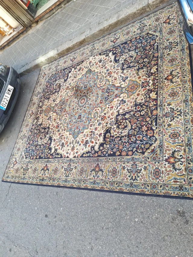 Alfombra grande diseño clásico