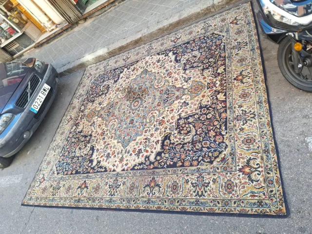 Alfombra grande diseño clásico