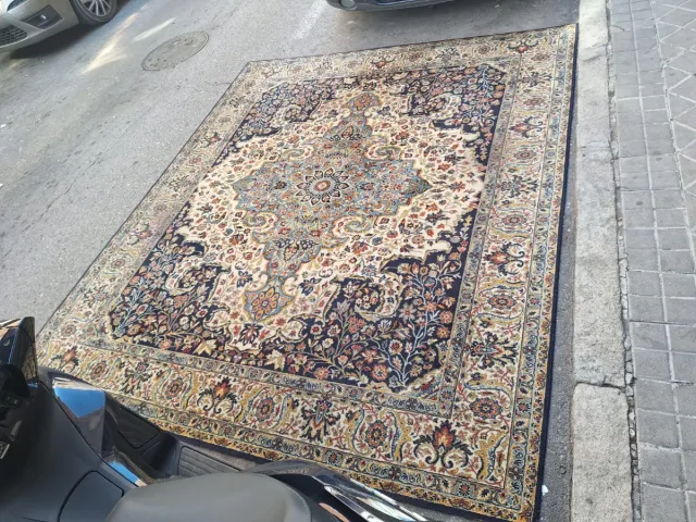 Alfombra grande diseño clásico