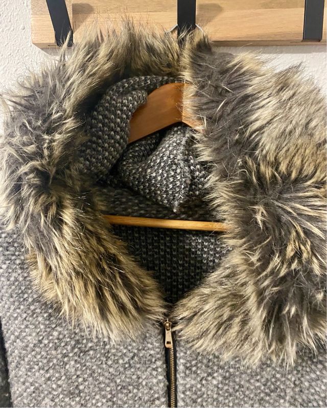 Giacchetta in lana grigia con pelo