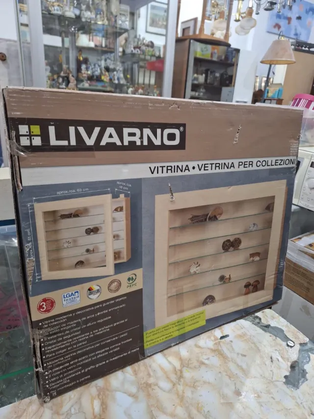 Vetrina espositiva Livarno nuova nella sua scatola