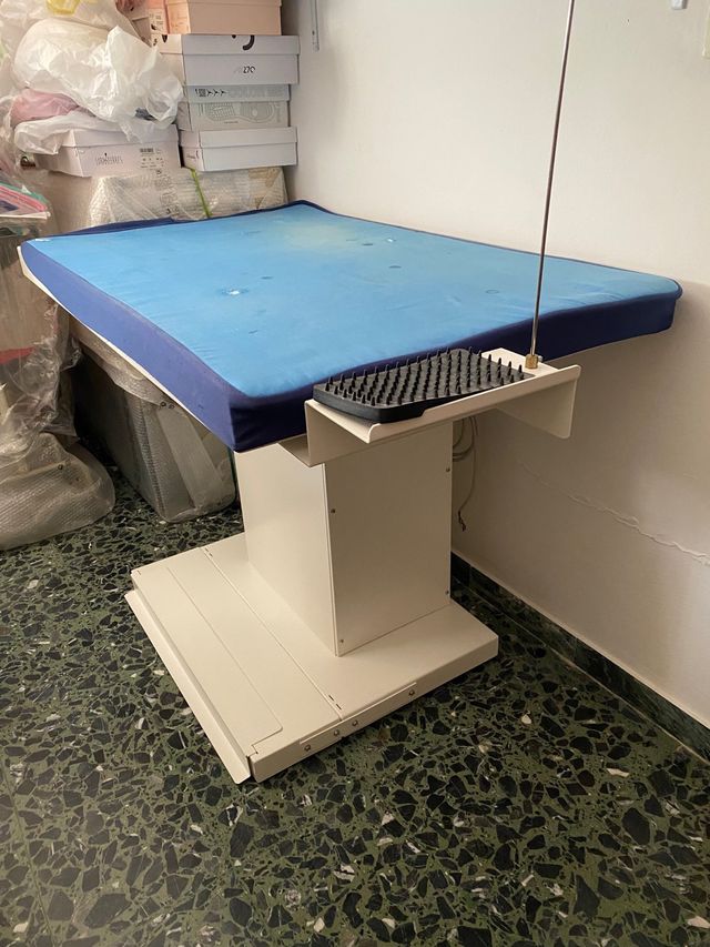 Asse da stiro con ferro e caldaia