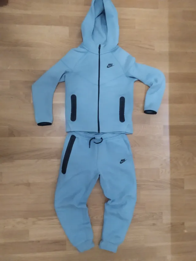 Nike Tech Azzurra - Ottime Condizioni