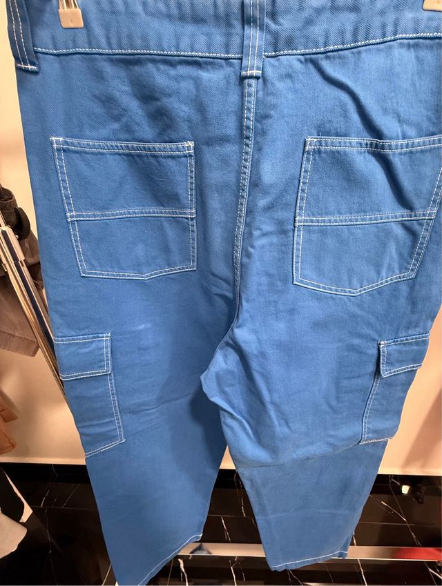 Vaqueros cargo Bershka azul t.44