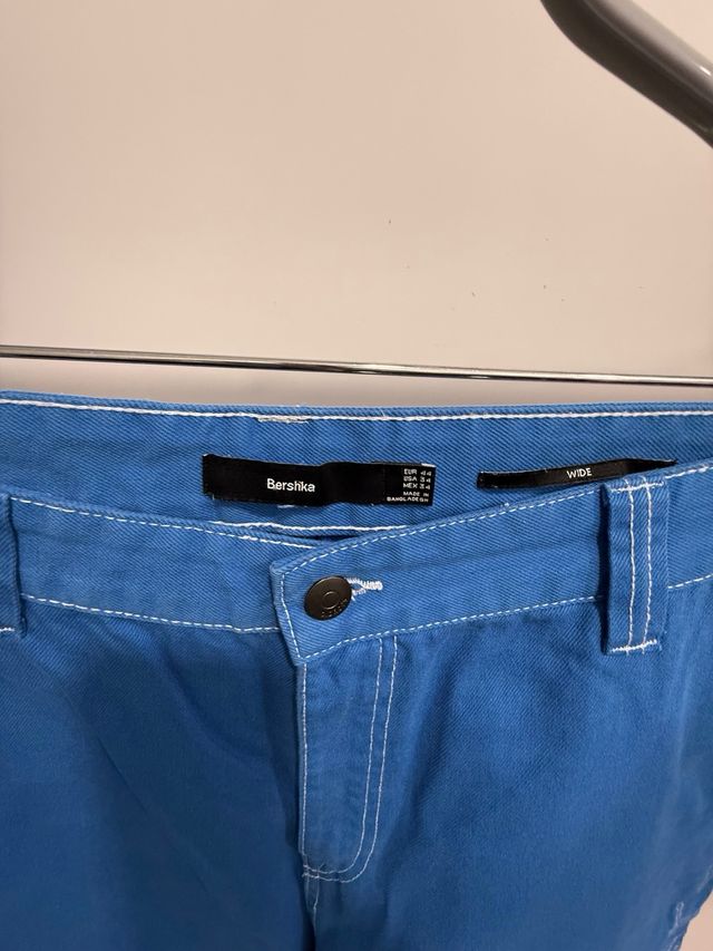 Vaqueros cargo Bershka azul t.44