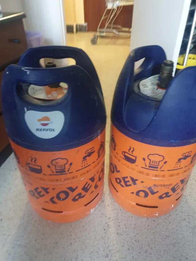 2 cascos de bombona Repsol