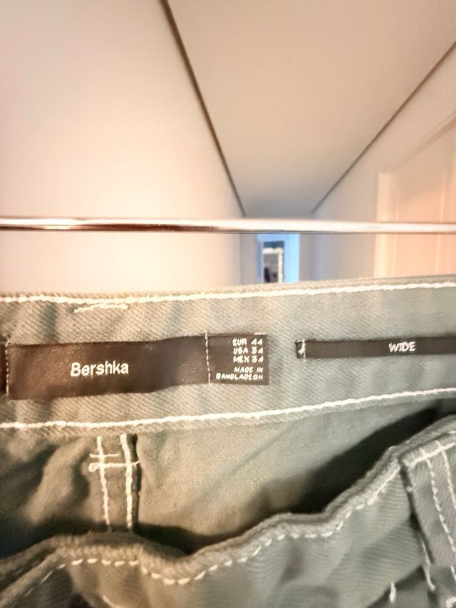 Vaqueros cargo Bershka chico talla 44