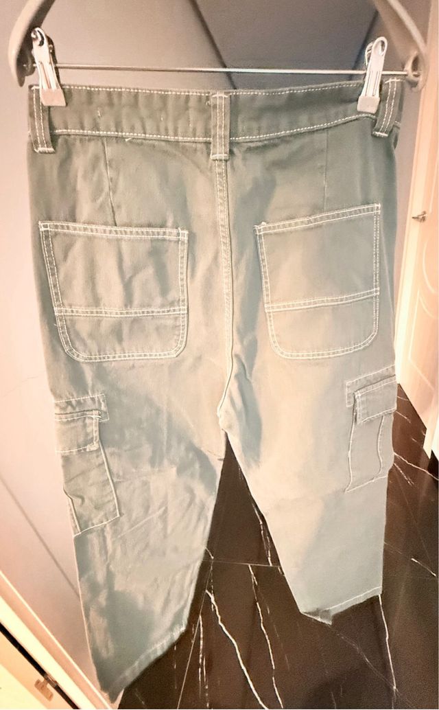 Vaqueros cargo Bershka chico talla 44
