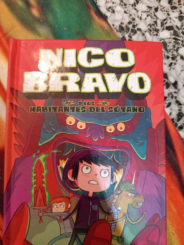 Nico Bravo y los habitantes del sótano (Nico Br...