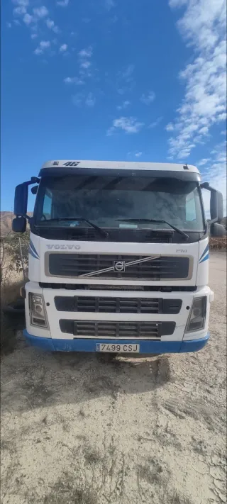 Camión cisterna Volvo