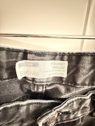 Vaqueros Bershka grises talla L