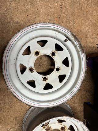 Llantas Land Rover Defender, sin neumáticos